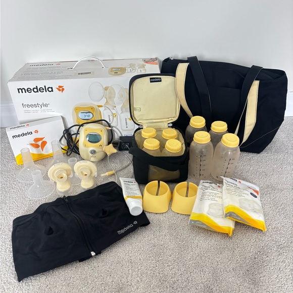 Medela Freestyle Portable Double Electric Breast Pump - Picture 5 of 12